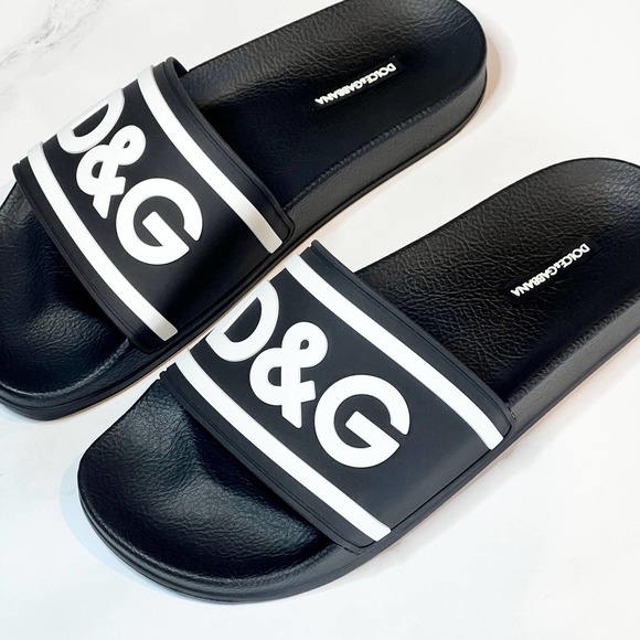 💛SOLD🖤 Dolce & Gabbana Rubber Pool Slides DG logo in Black/White - Picture 3 of 9